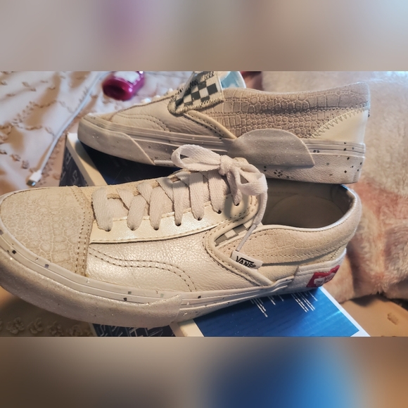 Van glitter marshmallow shoes with 9 pair no show scans socks - Picture 2 of 12